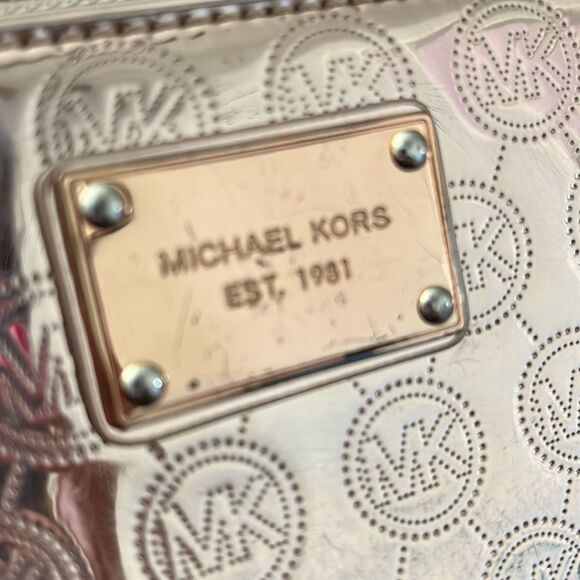 *Michael Kors* Monogram Gold Mirror Patent Large Wallet - Picture 9 of 10
